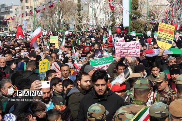 حضور پرشور مردم بهارستانی در راهپیمایی ۲۲ بهمن