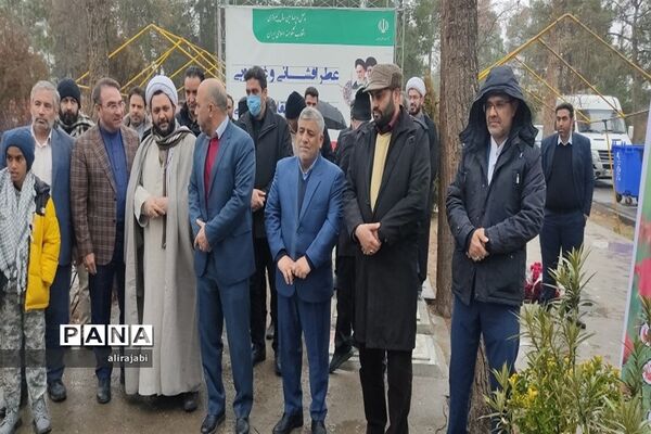 گلباران و غبارروبی مزارشهید اندرزگو و دیگر شهدای انقلاب