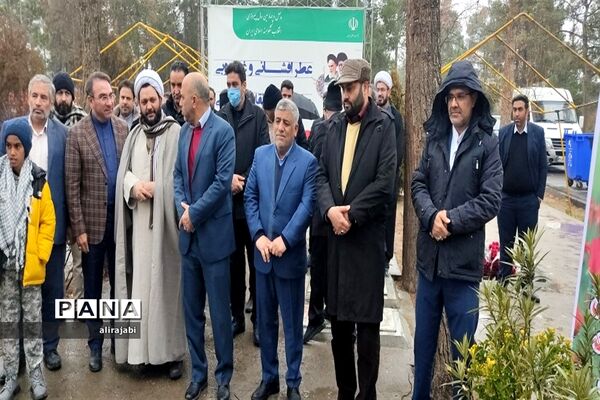 گلباران و غبارروبی مزارشهید اندرزگو و دیگر شهدای انقلاب