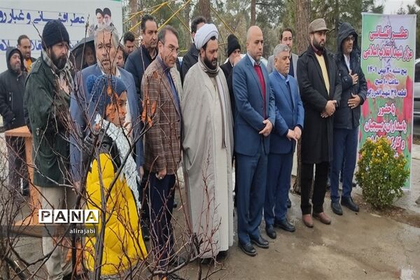 گلباران و غبارروبی مزارشهید اندرزگو و دیگر شهدای انقلاب