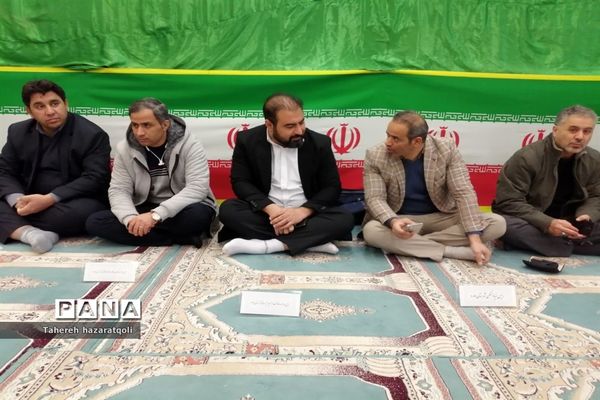 برگزاری میز خدمت در مصلی نمازجمعه صفادشت