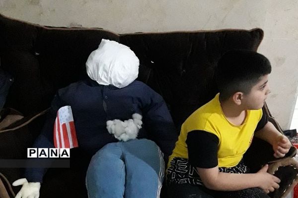 ماکت سازی از وسیله‌های دور ریختنی برای افراد دور ریختنی