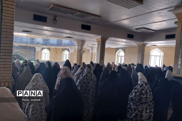 ارائه خدمات به نمازگزاران در نمازجمعه ملارد