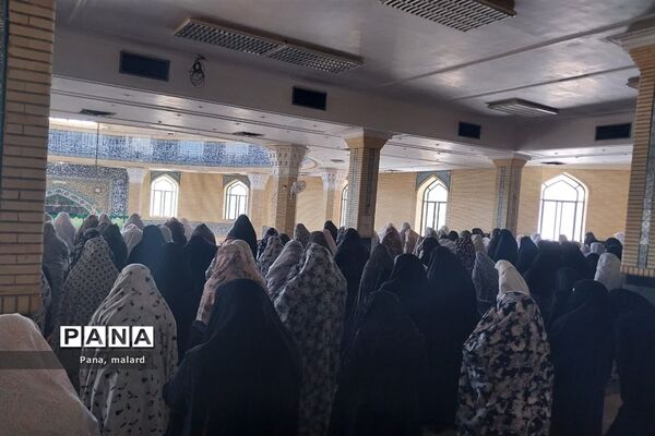 ارائه خدمات به نمازگزاران در نمازجمعه ملارد