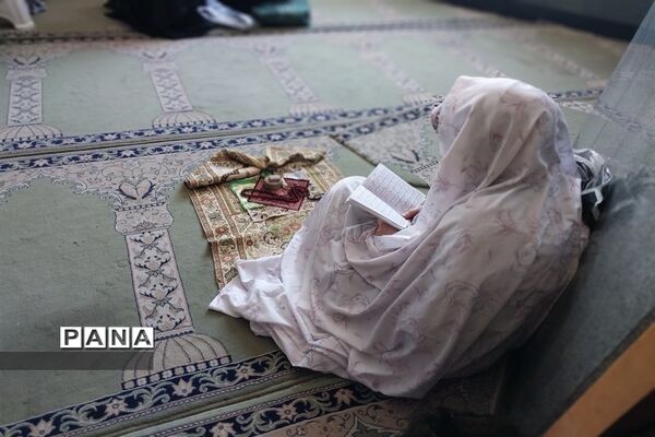 ارائه خدمات به نمازگزاران در نمازجمعه ملارد
