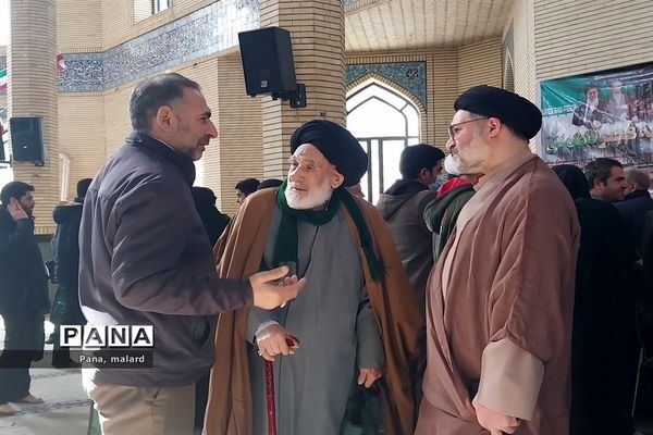 ارائه خدمات به نمازگزاران در نمازجمعه ملارد