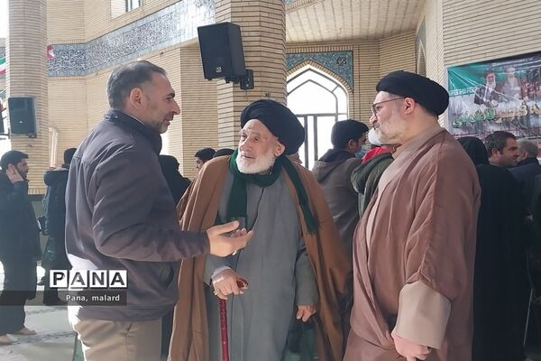 ارائه خدمات به نمازگزاران در نمازجمعه ملارد
