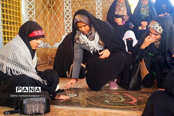 تجدید پیمان دانش‌آموزان بهارستانی با شهدای فتح المبین در اردوی راهیان نور