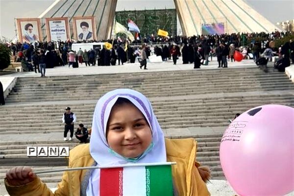 حضور باشکوه در راهپیمایی ۲۲ بهمن در تهران