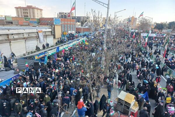 حضور باشکوه در راهپیمایی ۲۲ بهمن در تهران