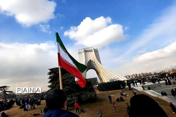 حضور باشکوه در راهپیمایی ۲۲ بهمن در تهران