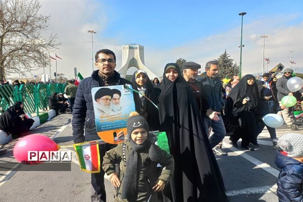 حضور باشکوه در راهپیمایی ۲۲ بهمن در تهران