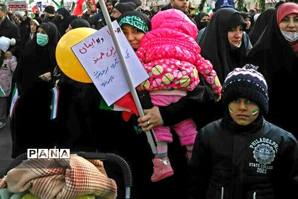 حضور باشکوه در راهپیمایی ۲۲ بهمن در تهران