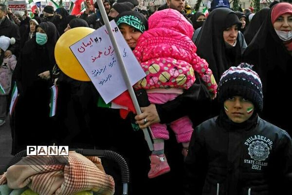 حضور باشکوه در راهپیمایی ۲۲ بهمن در تهران