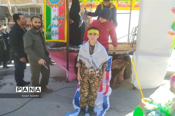راهپیمایی باشکوه 22 بهمن در شهرستان اقلید