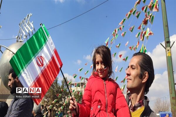 راهپیمایی با شکوه ۲۲ بهمن در شهرستان رباط‌کریم