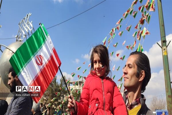 راهپیمایی با شکوه ۲۲ بهمن در شهرستان رباط‌کریم