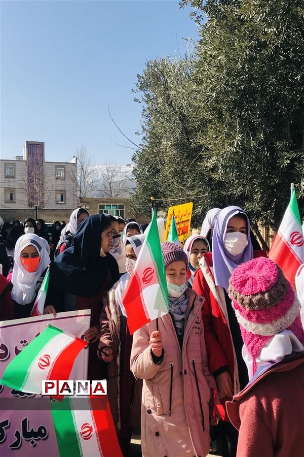 حضور گسترده دهه هشتادی و نودی‌ها در راهپیمایی 22 بهمن