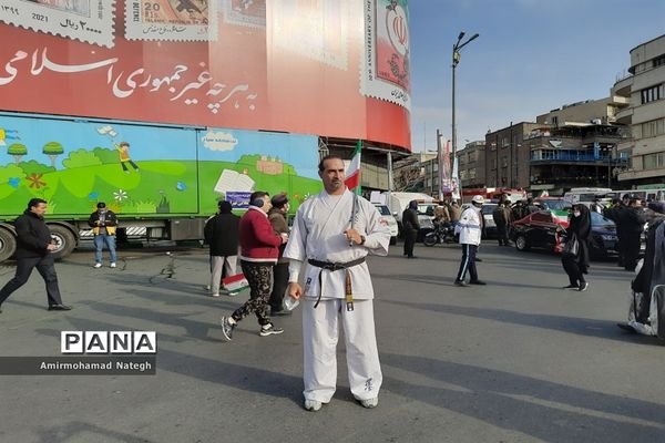 حضور دانش‌آموزان در راهپیمایی 22 بهمن چهل و چهارمین سالروز پیروزی انقلاب اسلامی