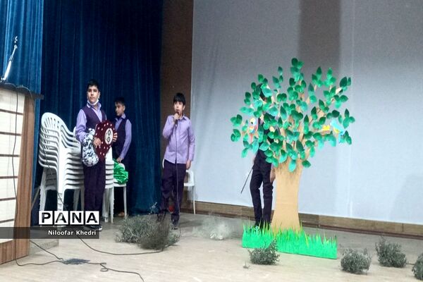 جشن دانش‌آموزی فجر آوران در بوشهر