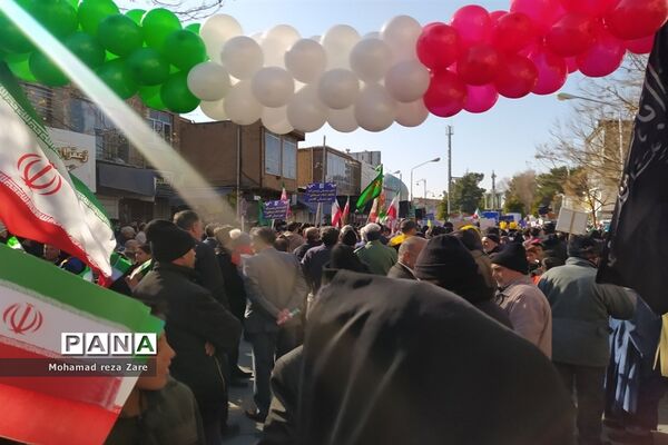 اقتدار باشکوه مردم کاشمر در راهپیمایی ۲۲ بهمن