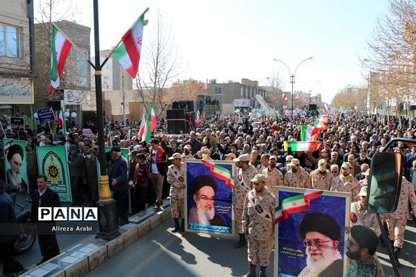 اقتدار باشکوه مردم کاشمر در راهپیمایی ۲۲ بهمن