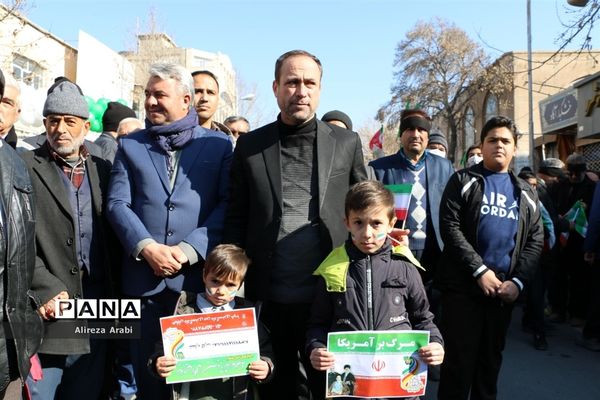 اقتدار باشکوه مردم کاشمر در راهپیمایی ۲۲ بهمن