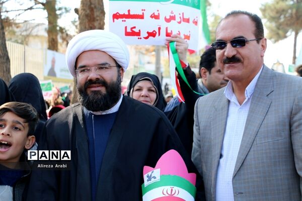 اقتدار باشکوه مردم کاشمر در راهپیمایی ۲۲ بهمن