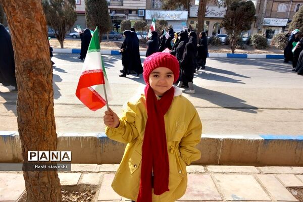 حضور پرشور مردم غیور پاکدشت در راهپیمایی 22 بهمن