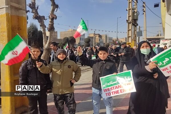 حضور پرشور مردم غیور پاکدشت در راهپیمایی 22 بهمن
