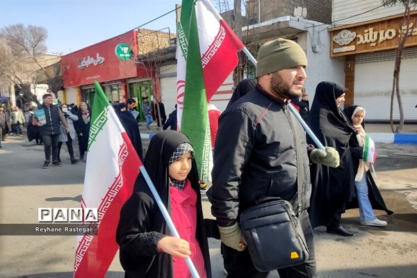 حضور پرشور مردم غیور پاکدشت در راهپیمایی 22 بهمن