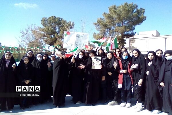 راهپیمایی ۲۲ بهمن دانش‌آموزان و سایر اقشار در خلیل اباد