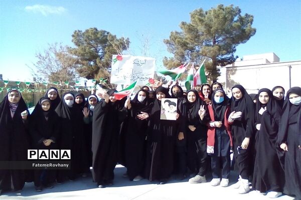 راهپیمایی ۲۲ بهمن دانش‌آموزان و سایر اقشار در خلیل اباد