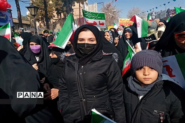 حضور پرشور مردم شهرستان ورامین در یوم‌الله 22بهمن