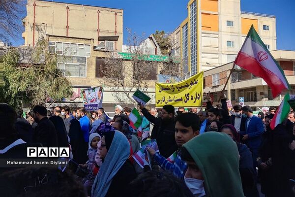 این همه لشکر آمده، به عشق رهبر آمده