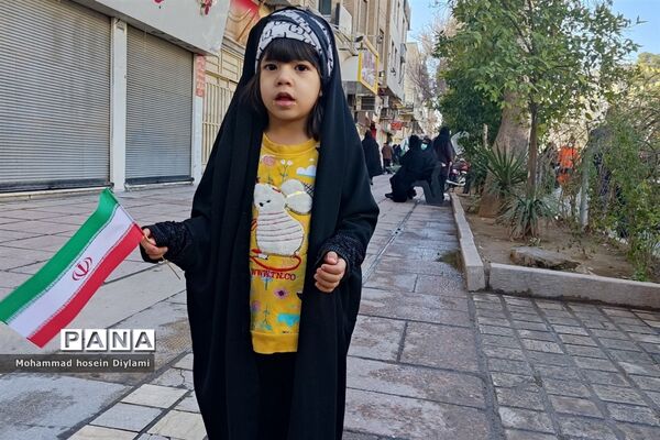 این همه لشکر آمده، به عشق رهبر آمده