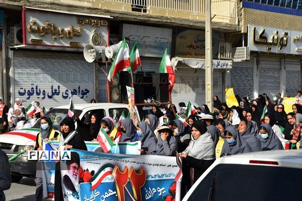 حضور پرشور دانش‌آموزان و مردم شهر گله‌دار در راهپیمایی 22 بهمن