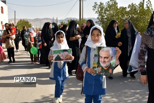 حضور پرشور دانش‌آموزان و مردم شهر گله‌دار در راهپیمایی 22 بهمن