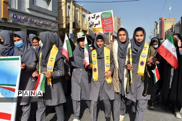 حضور پرشور دانش‌آموزان و مردم شهر گله‌دار در راهپیمایی 22 بهمن