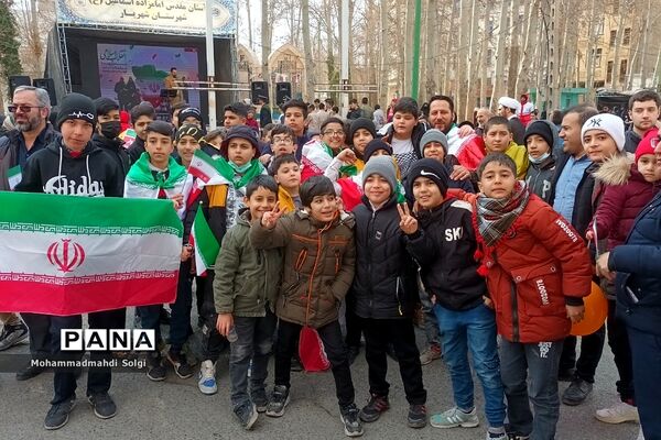 برگزاری پرشور جشن پیروزی انقلاب اسلامی باحضور مردم یک دل و متحد شهرستان شهریار