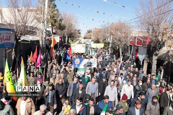 شکوه حضور مردم  آباده در راهپیمایی 22 بهمن ماه