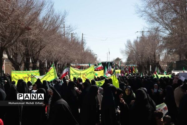 شکوه حضور مردم  آباده در راهپیمایی 22 بهمن ماه