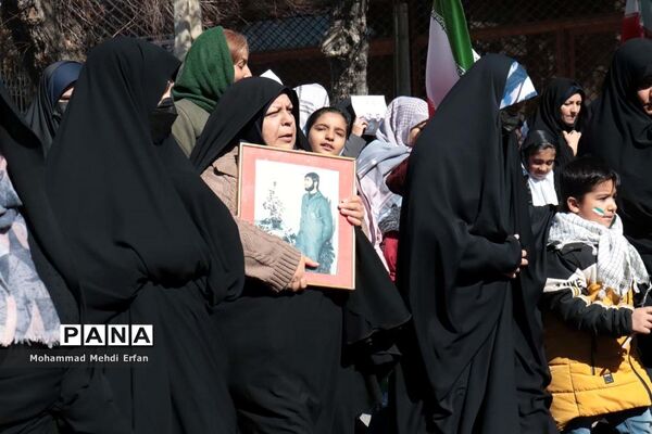 شکوه حضور مردم  آباده در راهپیمایی 22 بهمن ماه
