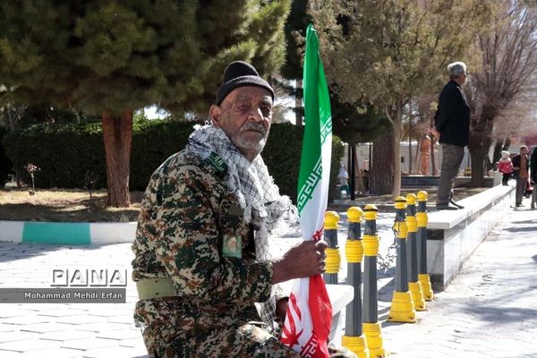 شکوه حضور مردم  آباده در راهپیمایی 22 بهمن ماه