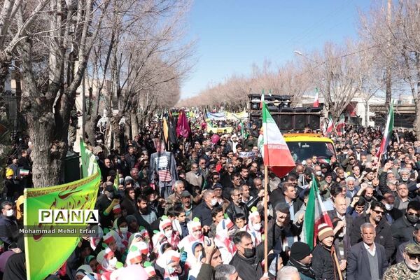 شکوه حضور مردم  آباده در راهپیمایی 22 بهمن ماه