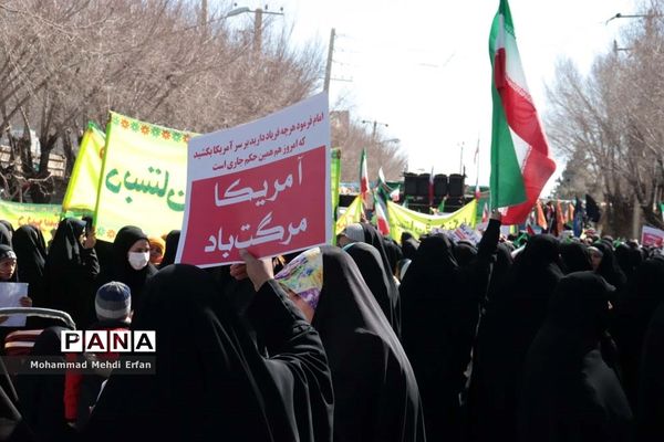 شکوه حضور مردم  آباده در راهپیمایی 22 بهمن ماه