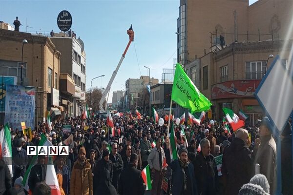حضور پرشور دانش‌آموزان خرمدره در راهپیمایی ۲۲ بهمن