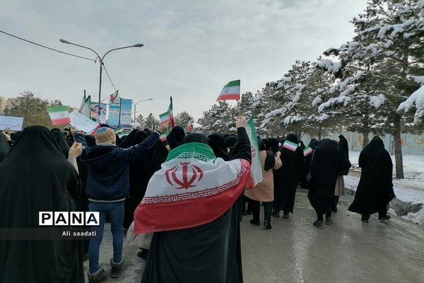 راهپیمایی باشکوه ۲۲ بهمن در چهل و چهارمین سالگرد پیروزی انقلاب اسلامی شهر مهستان شهرستان ساوجبلاغ