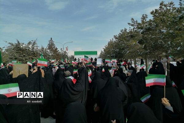 راهپیمایی باشکوه ۲۲ بهمن در چهل و چهارمین سالگرد پیروزی انقلاب اسلامی شهر مهستان شهرستان ساوجبلاغ
