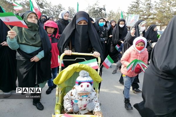 راهپیمایی باشکوه ۲۲ بهمن در چهل و چهارمین سالگرد پیروزی انقلاب اسلامی شهر مهستان شهرستان ساوجبلاغ